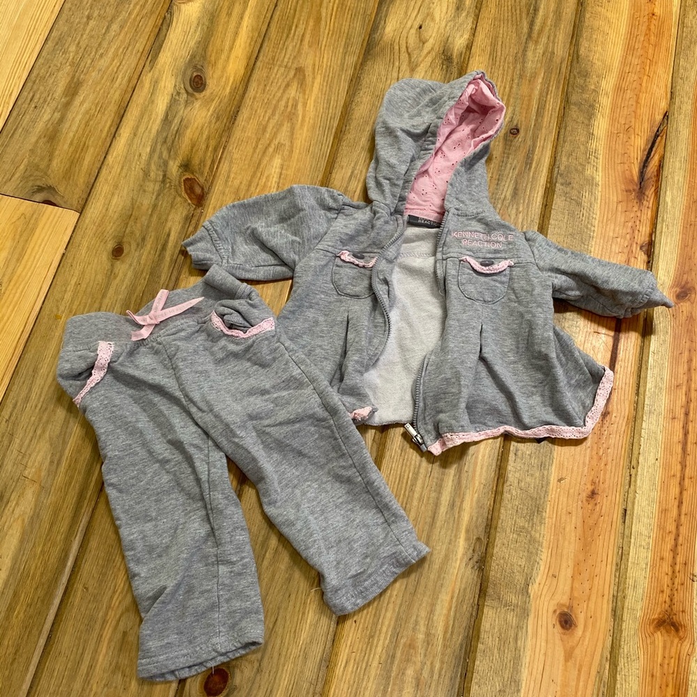 Great condition KENNETH COLE kids sweatsuit